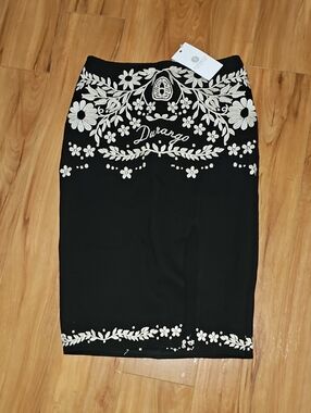 Herencia Collection Black Skirt With Embroidery